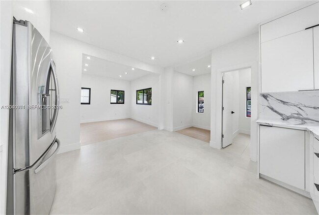 Building Photo - 1021 NW 48th St