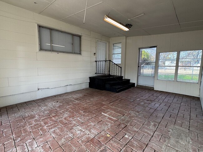 Building Photo - 3907 NW Denver Ave