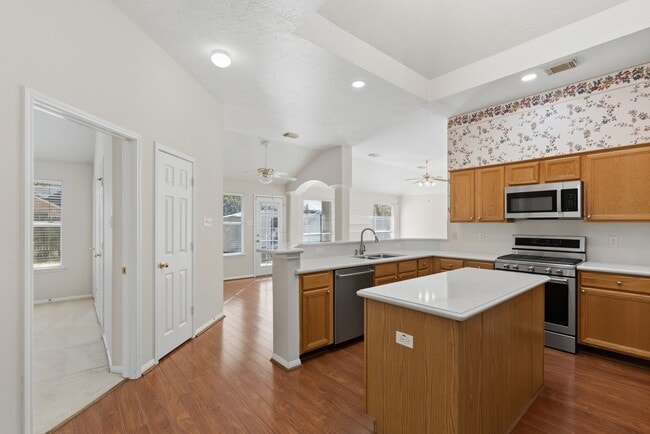 Building Photo - 18014 Still Springs Ct