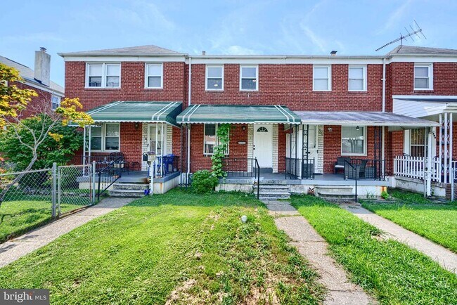 Building Photo - 2204 Redthorn Rd