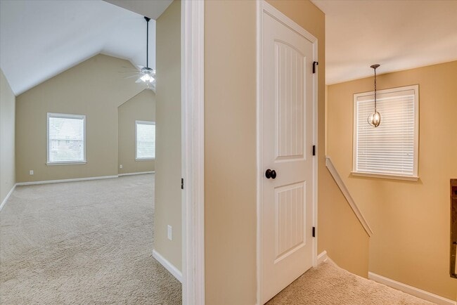 Building Photo - 4 Bedroom 2.5 Bath in Crawford Creek