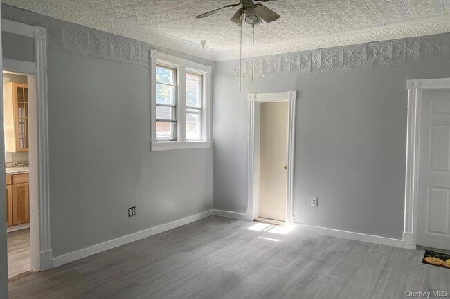 Building Photo - 14 Glass St