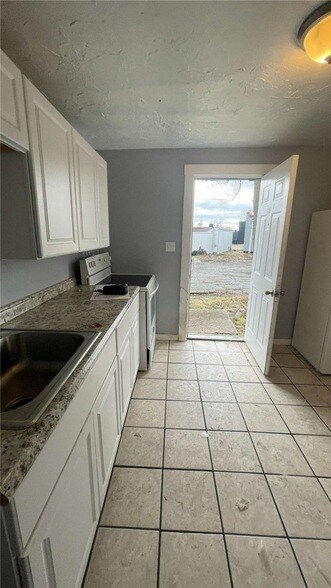 Building Photo - 139 N Water Ave