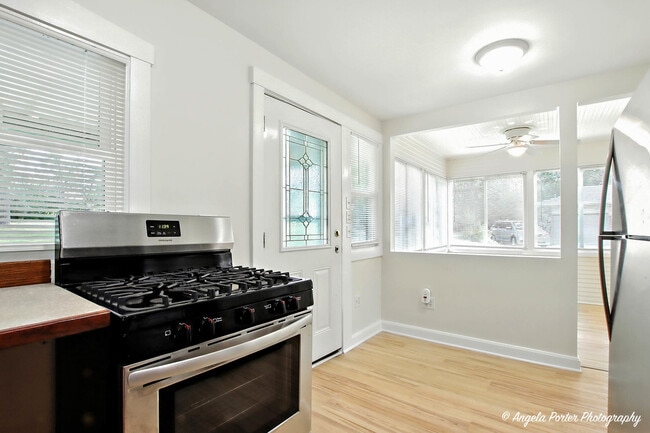 Building Photo - 41028 N Ridge Cir