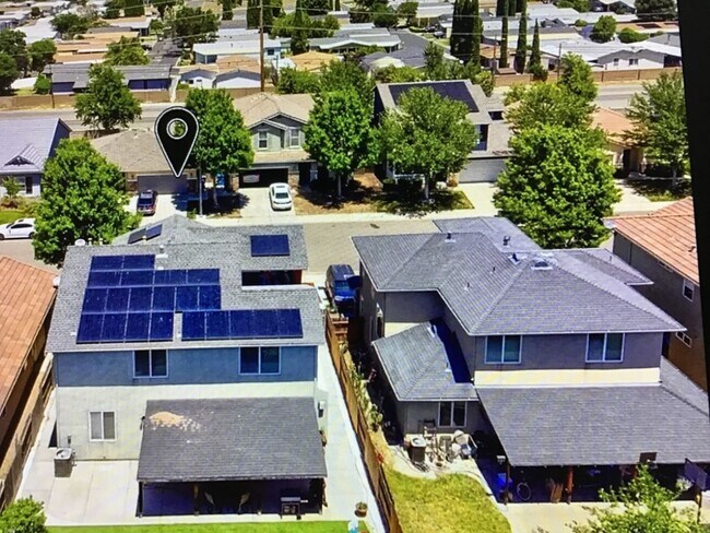Building Photo - Two story Yuba City Home