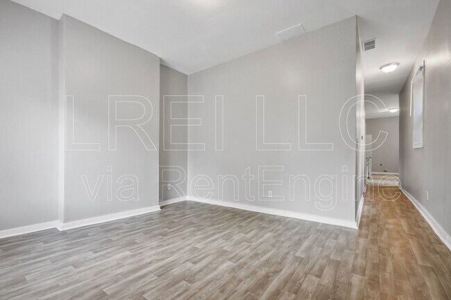 Building Photo - 2209 St Louis Ave