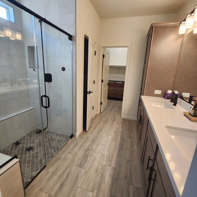 Building Photo - 4334 Ponderosa Trl