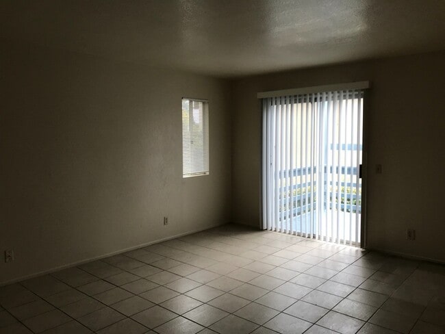 Building Photo - 850 Camino Lindo