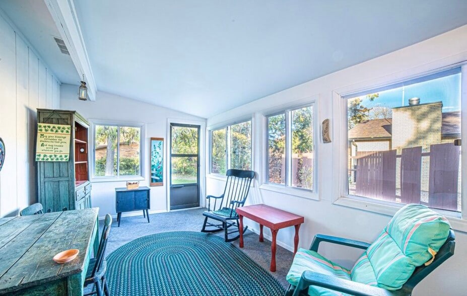 Building Photo - 1143 Ulmus Dr