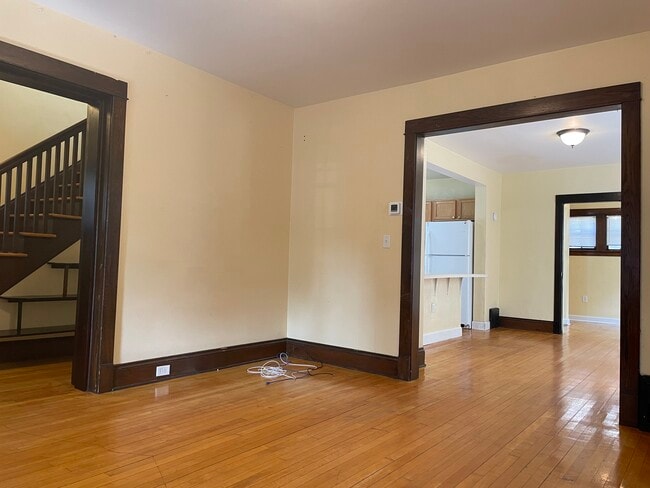 Building Photo - 109 Lathrop St
