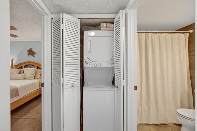 Building Photo - 5055 N Hwy A1A