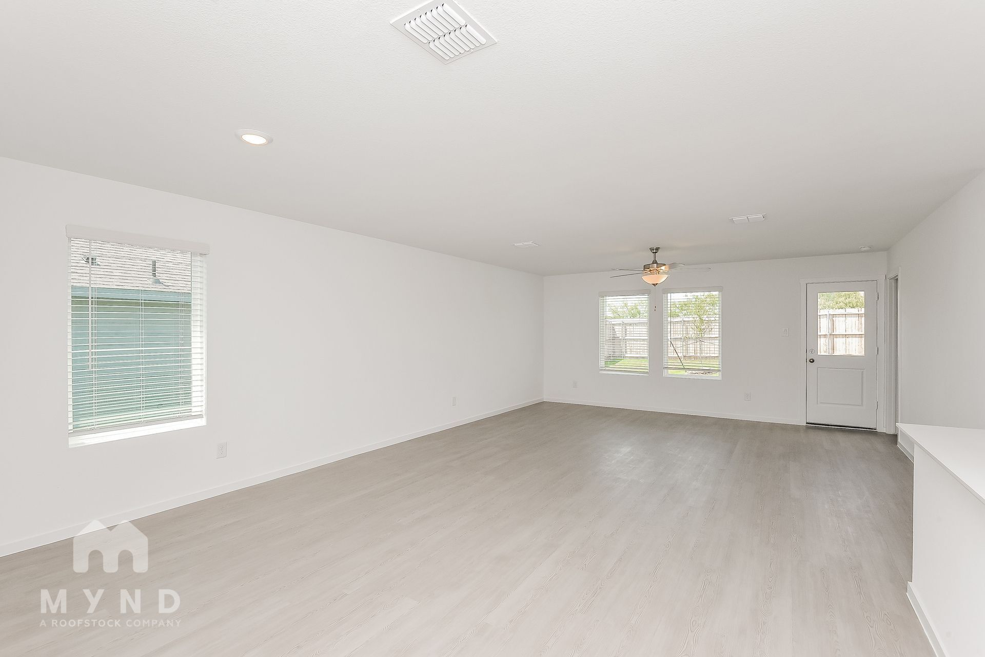 Building Photo - 2709 Mistwood Dr