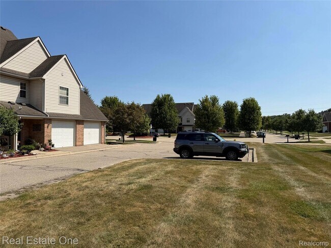 Building Photo - 523 Brookfield Dr