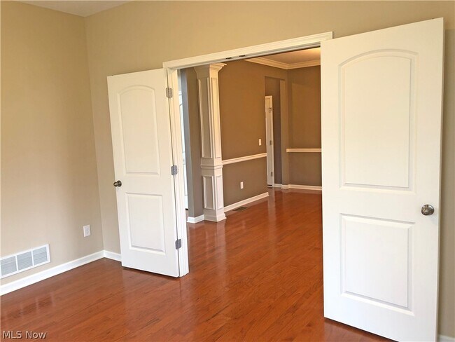 Building Photo - 3696 Kenway Blvd
