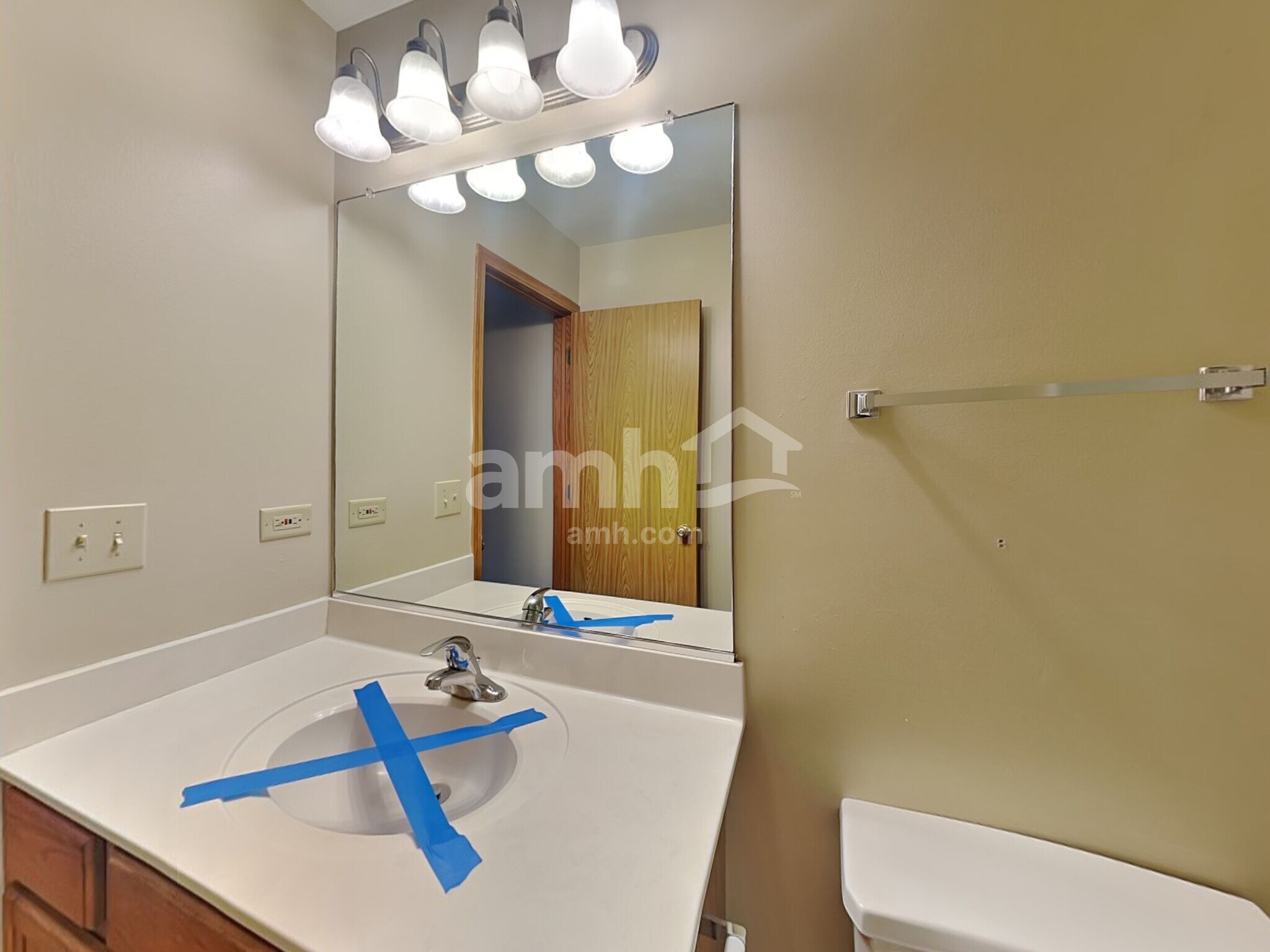 Building Photo - 1910 Prairie Ridge Dr