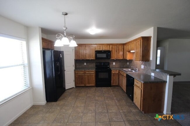 Building Photo - 2813 Settlement Rd