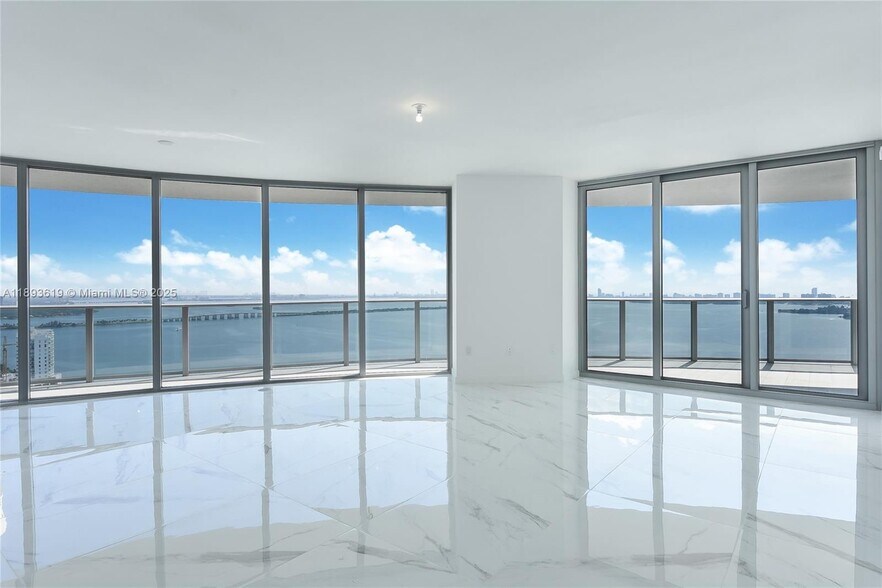 Building Photo - 488 NE 18th St