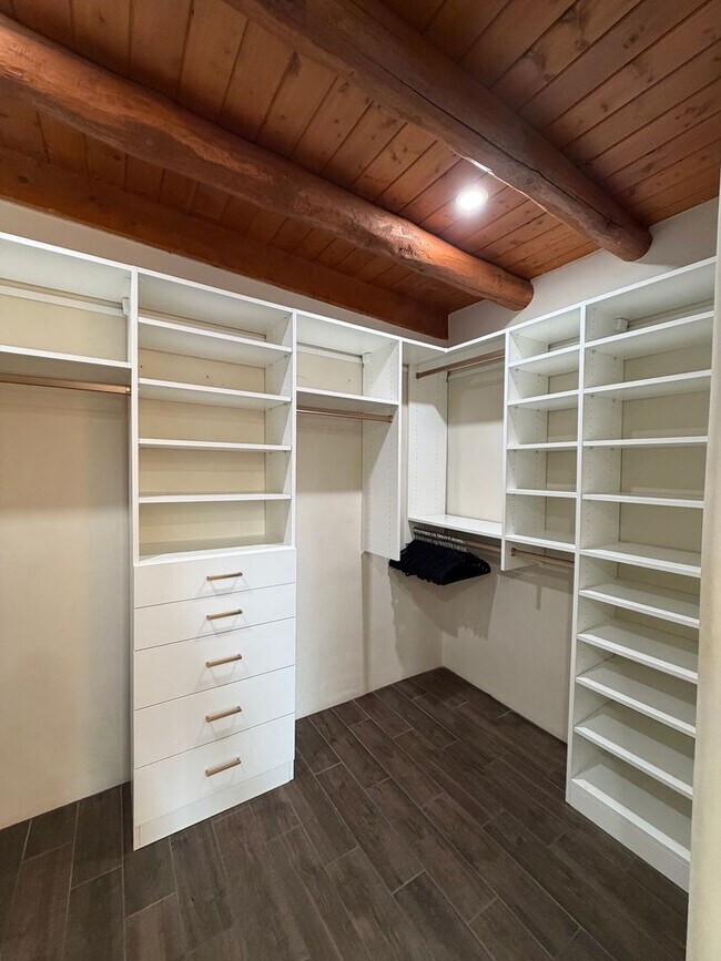 Building Photo - 152 Lorenzo Rd