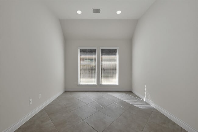 Building Photo - 150 N Greatwood Glen Pl