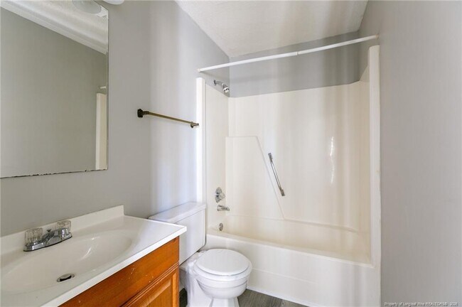 Building Photo - 613 Mosswood Ln