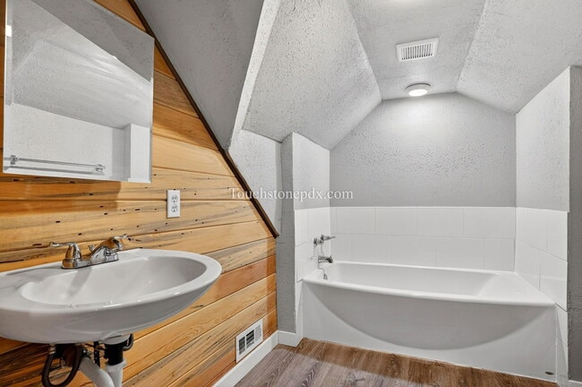 Building Photo - 10022 SE 172nd Ave