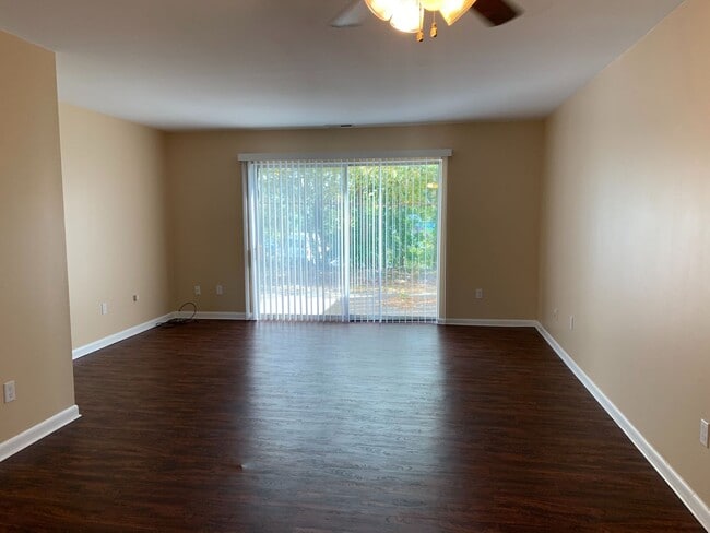 Building Photo - Moon Township - 2 Bedroom, 1.5 Bath Townhouse in Fox Hollow (Includes all utilities except electric)