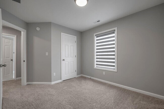 Building Photo - 242 Elkhorn Meadows Dr