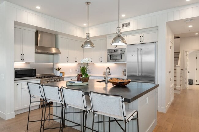 Building Photo - STUNNING  property for lease ~ Experience the Santa Barbara LIFE!