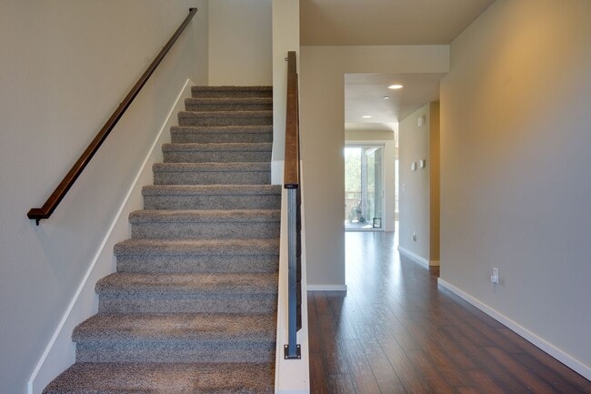 Building Photo - Luxury 2 story with Air Conditioning