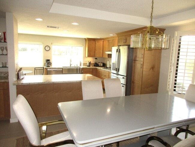 Building Photo - 85 Conejo Cir