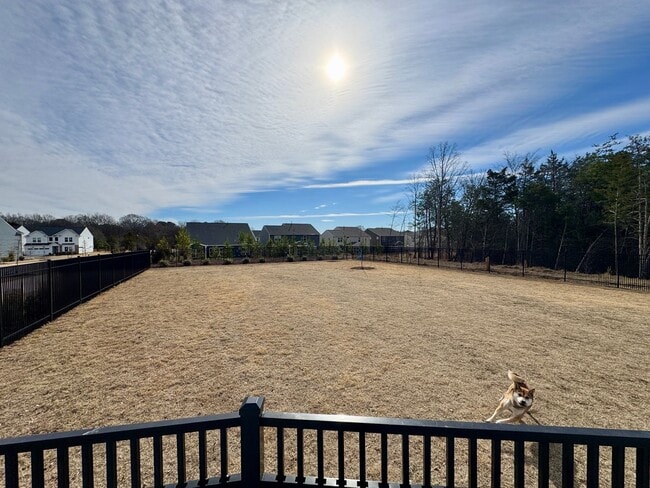 Building Photo - Beautiful 4BR/3BA Home in Parkside Crossing