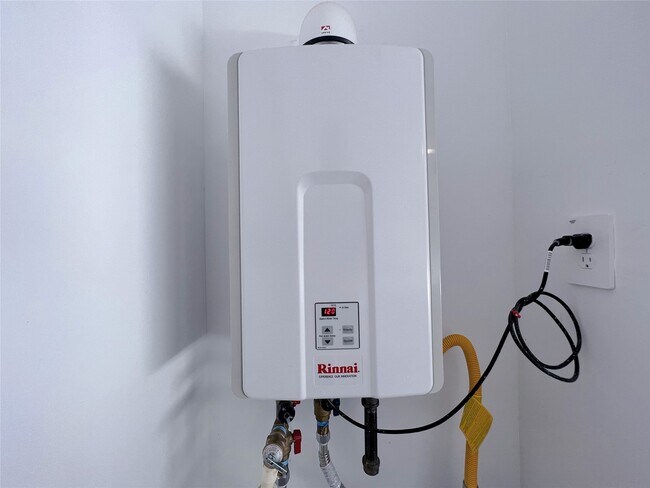 Building Photo - 21227 Alder Oaks Dr