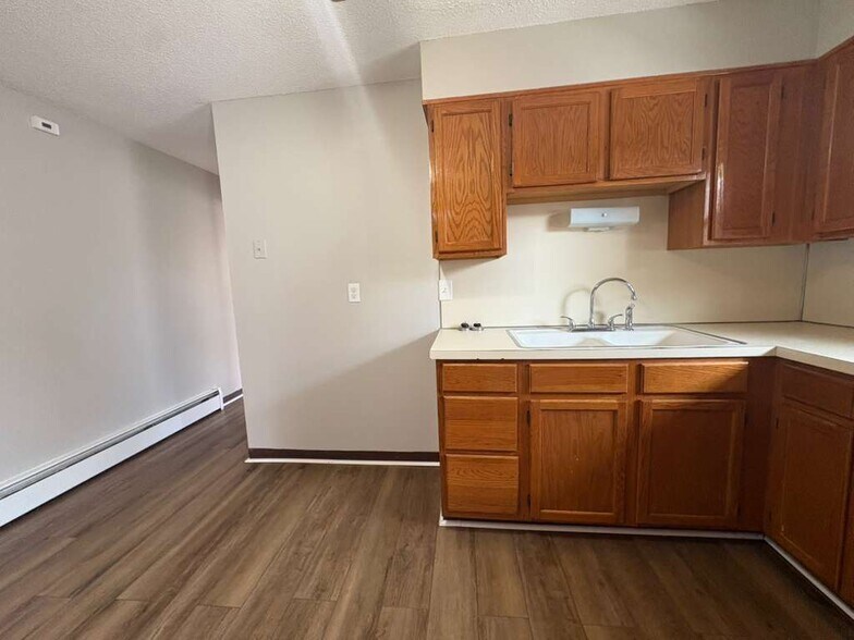 Building Photo - 281 Augur St