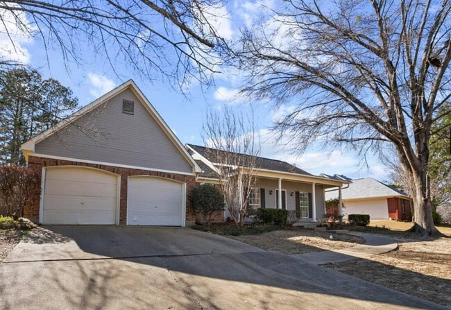 Building Photo - 320 Pebble Creek Dr