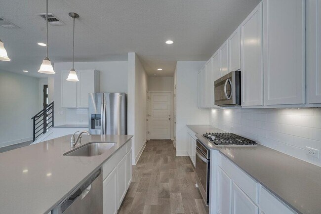 Building Photo - 9102 Moonstone Dr