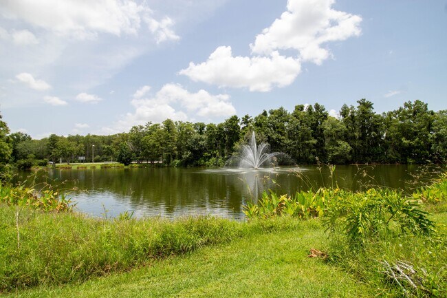 Building Photo - 14036 Fairway Island Dr