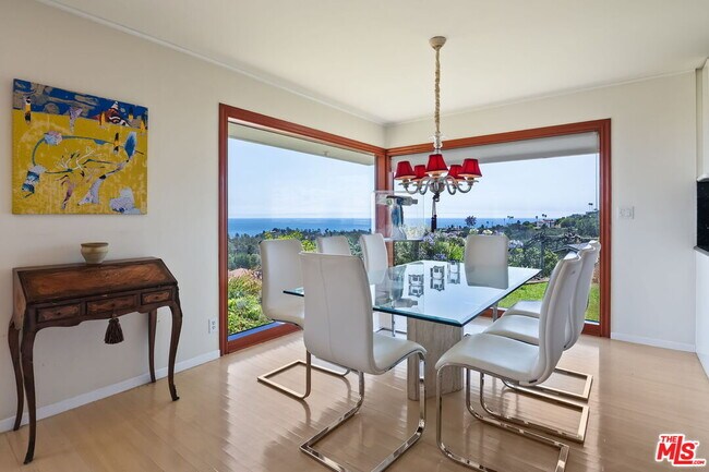 Building Photo - 1166 Las Pulgas Pl