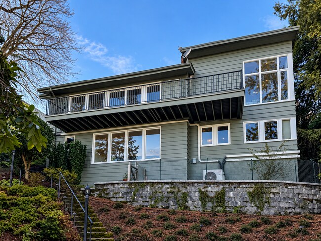 Building Photo - 822 McGilvra Blvd E