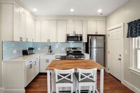 Building Photo - 596 E 2nd St