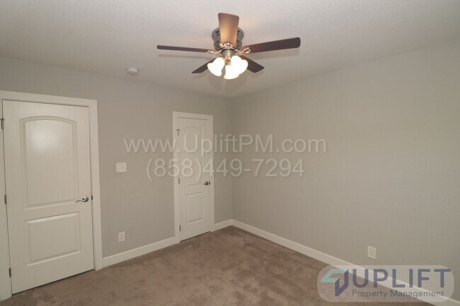 Building Photo - Cozy 2B/2BA with office/den