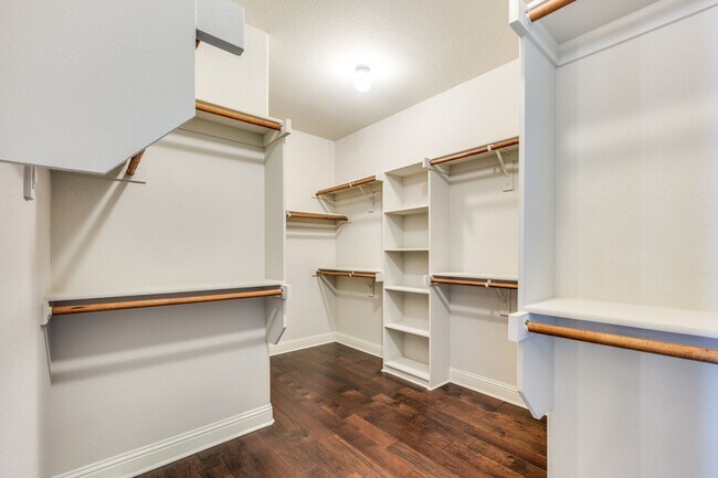 Building Photo - 2812 Pino