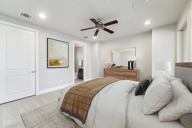 Building Photo - 4013 Lillian St