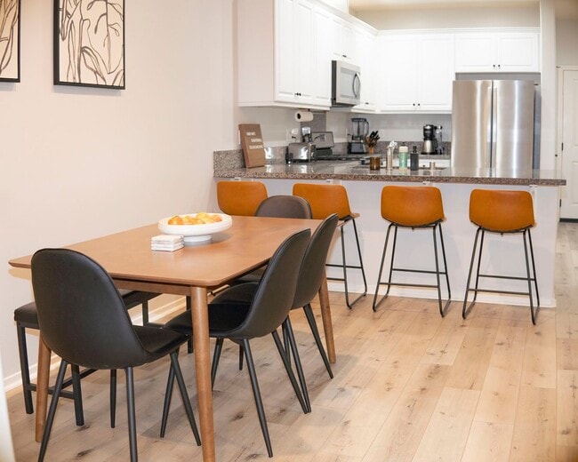 Building Photo - 3257 E Wild Horse Privado