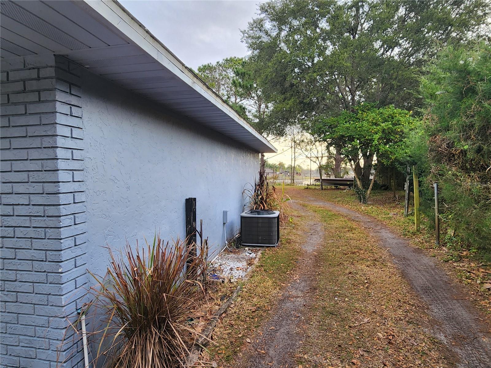 Building Photo - 2033 Quintilis Ct