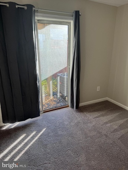 Building Photo - 113 Pinecove Ct