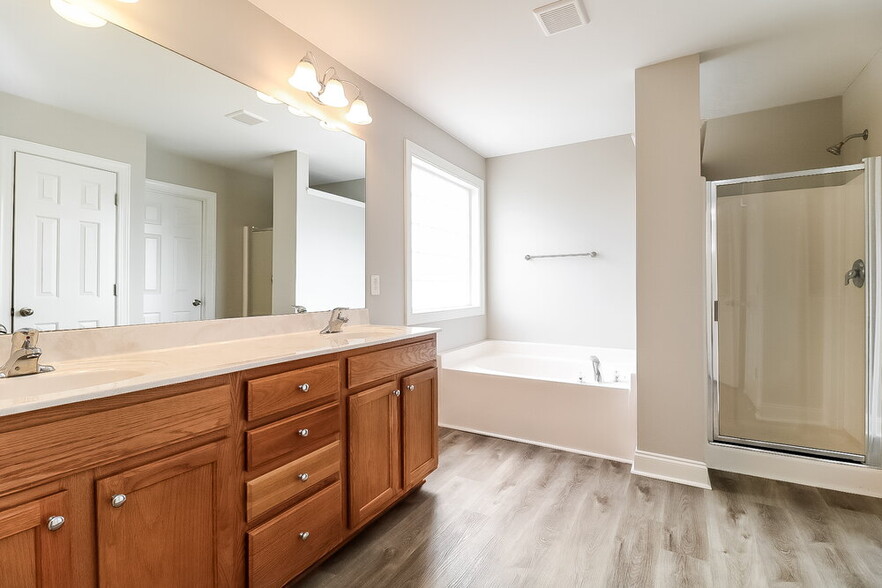 Building Photo - 445 Timber Meadow Lake