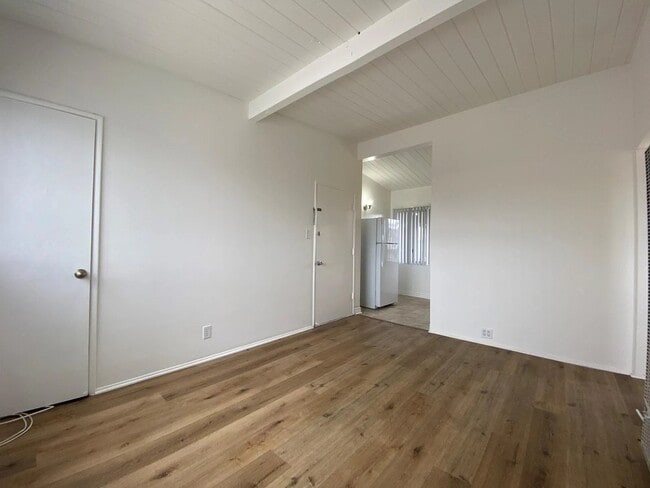 Interior Photo - 11877 Grevillea Avenue,
