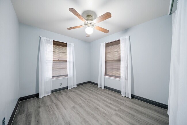 Building Photo - 6022 Castle Vw Dr