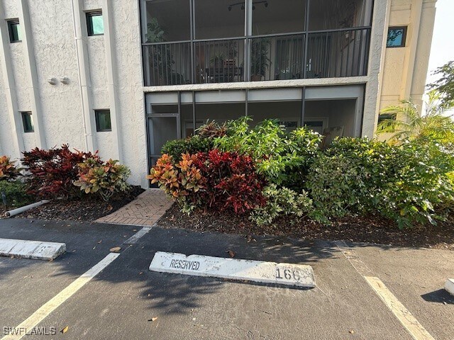 Building Photo - 788 Park Shore Dr