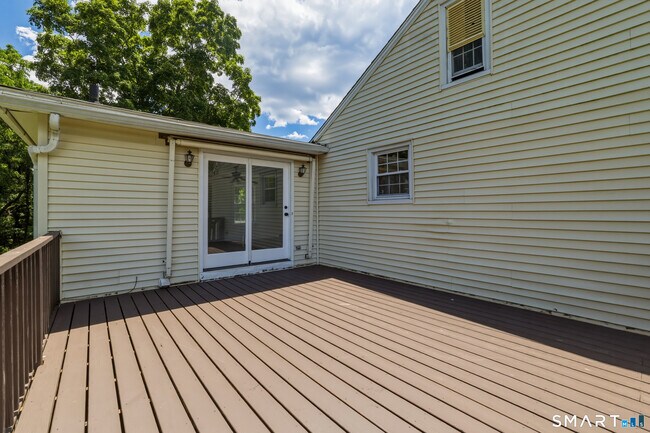 Building Photo - 945 Glastonbury Turnpike